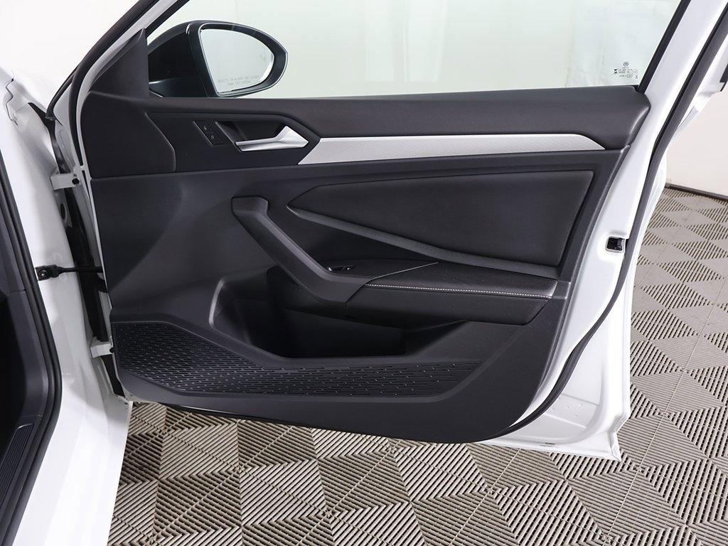 Used 2024 Volkswagen Jetta Sport image 20