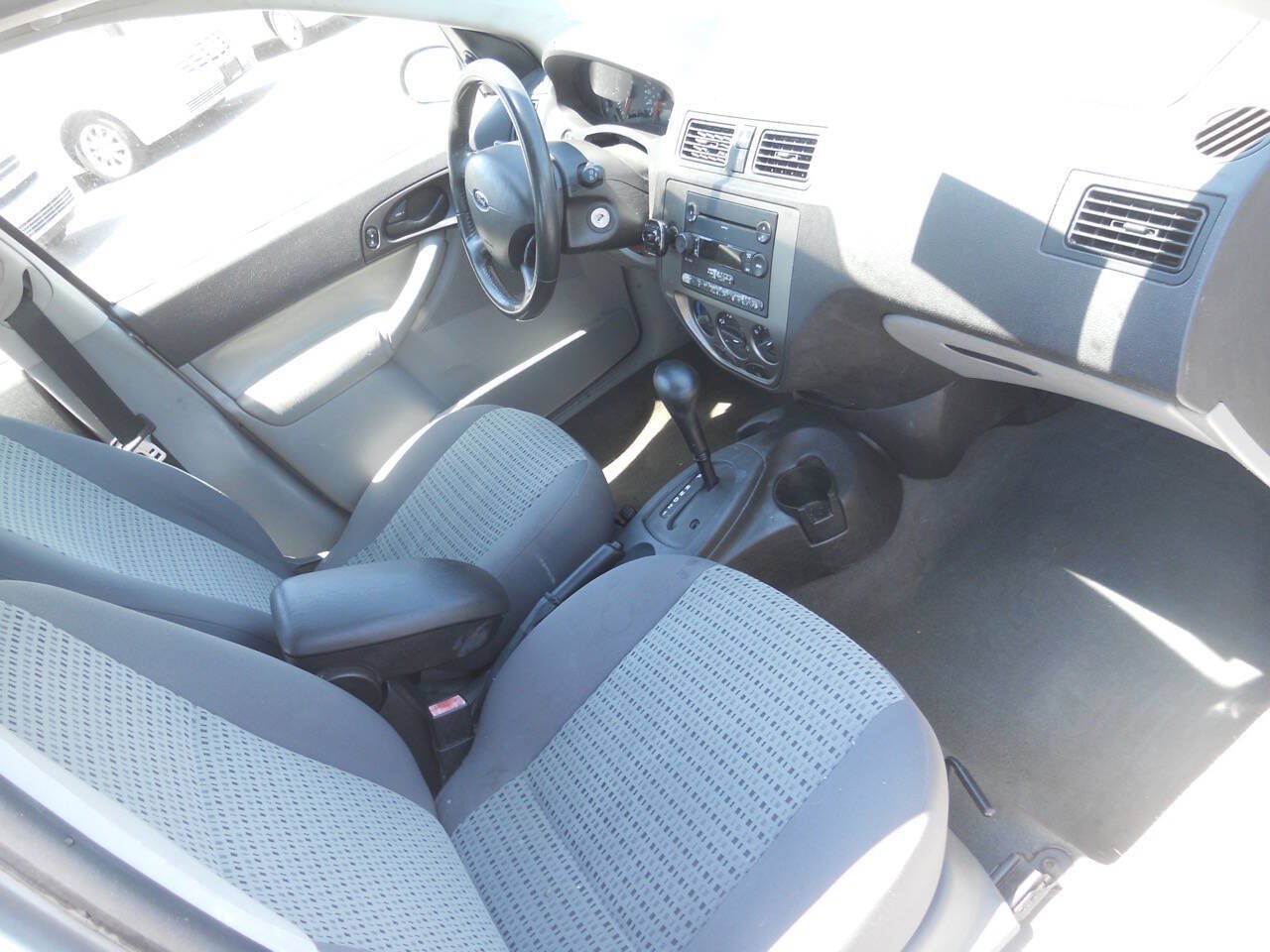 Used 2006 Ford Focus SES FWD image 30