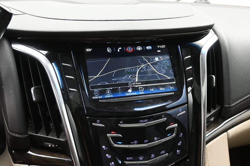 Used 2018 Cadillac Escalade ESV Premium Luxury AWD/4WD image 17