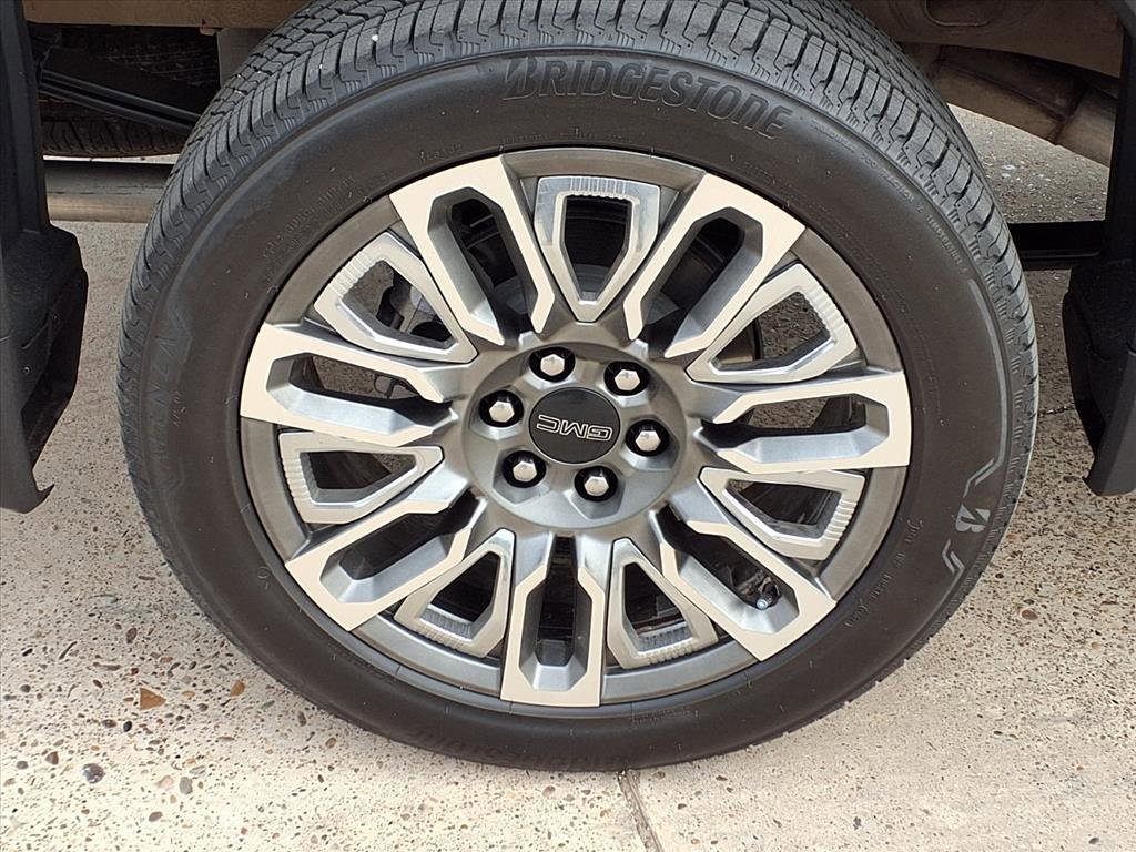 Used 2025 GMC Sierra 1500 Denali Ultimate image 9