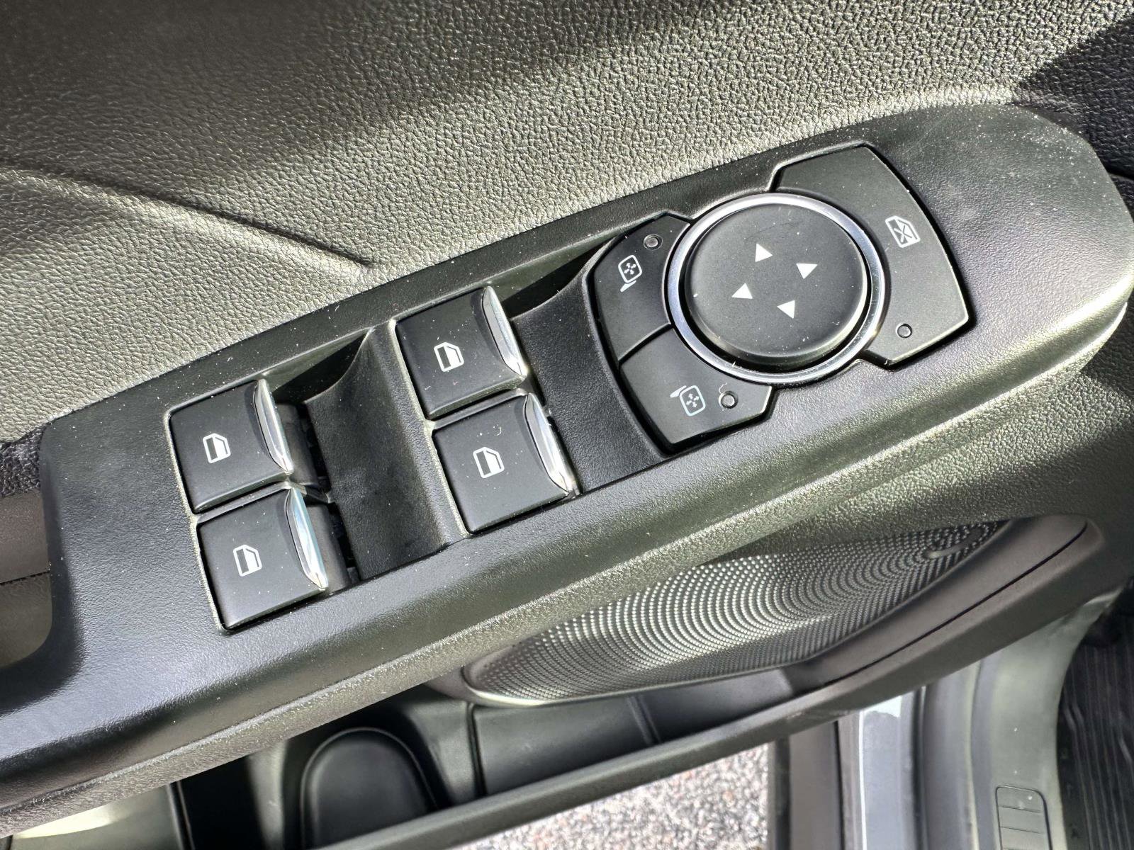 Used 2025 Ford Escape Active w/ Cold Weather Package FWD image 10