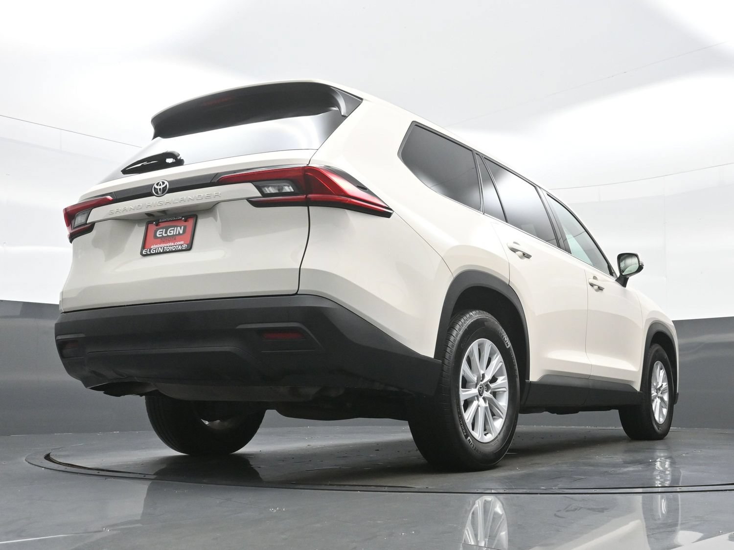 Used 2024 Toyota Grand Highlander AWD image 33