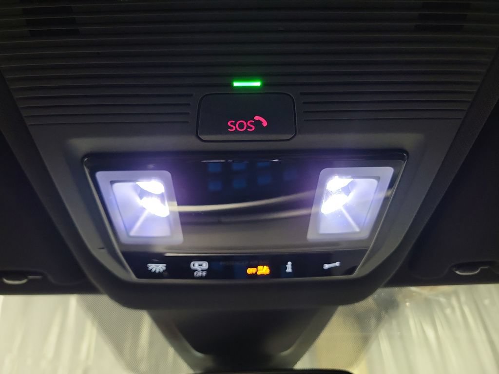 Used 2024 Volkswagen Atlas Cross Sport SE FWD image 21