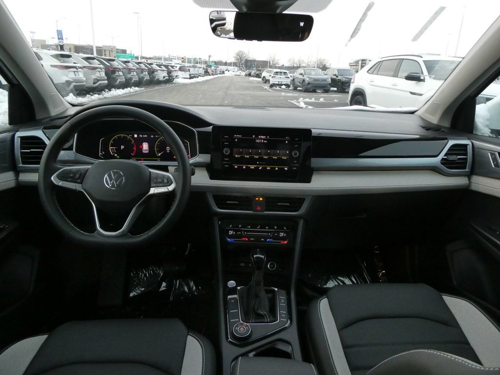 New 2026 Volkswagen Taos SEL AWD/4WD image 2