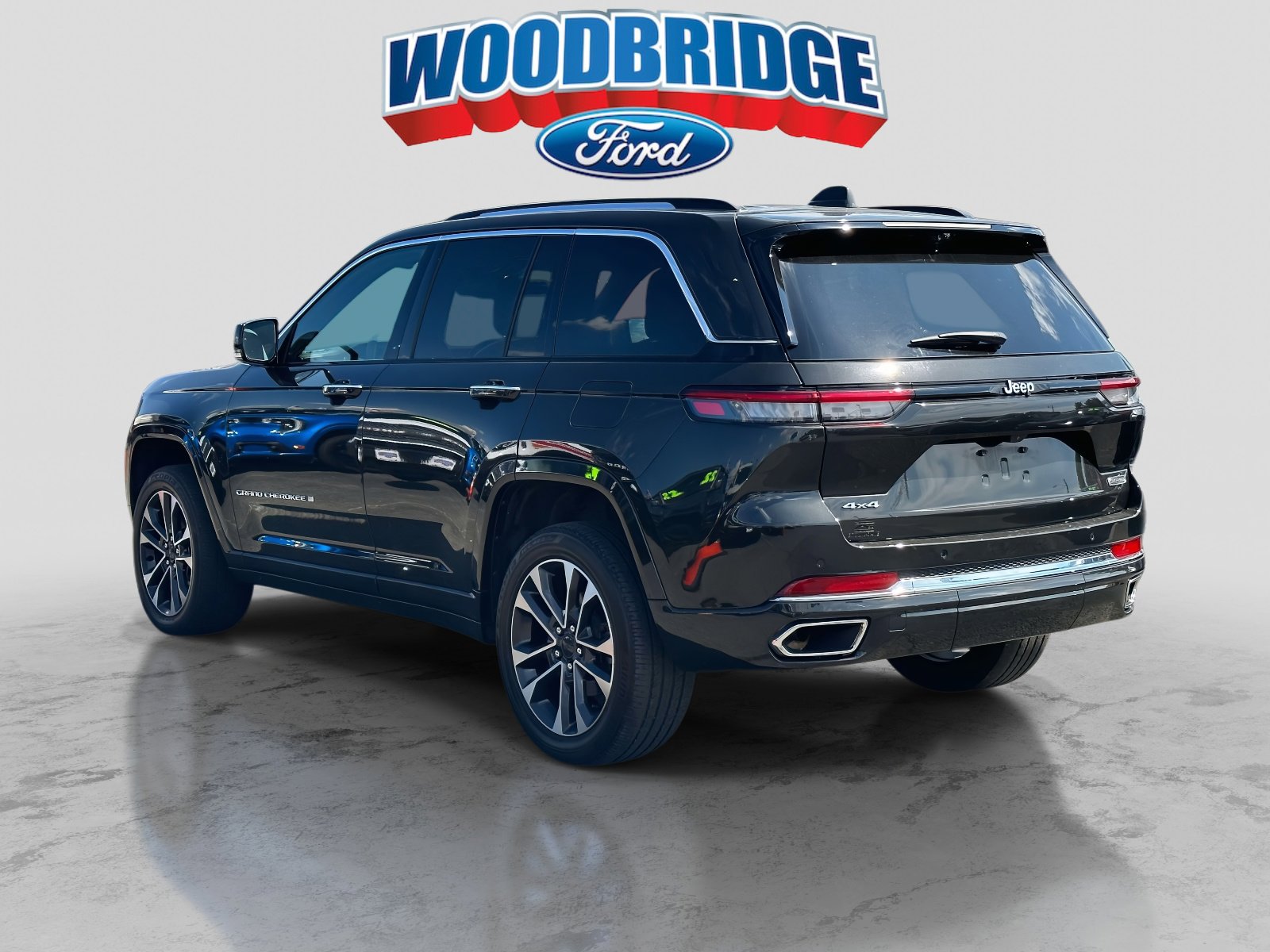 Used 2023 Jeep Grand Cherokee Overland w/ Luxury Tech Group IV image 5