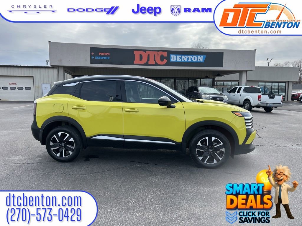 Used 2025 Nissan Kicks SR FWD image 3
