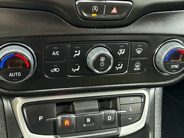 Used 2023 GMC Terrain SLE w/ Driver Convenience Package image 16