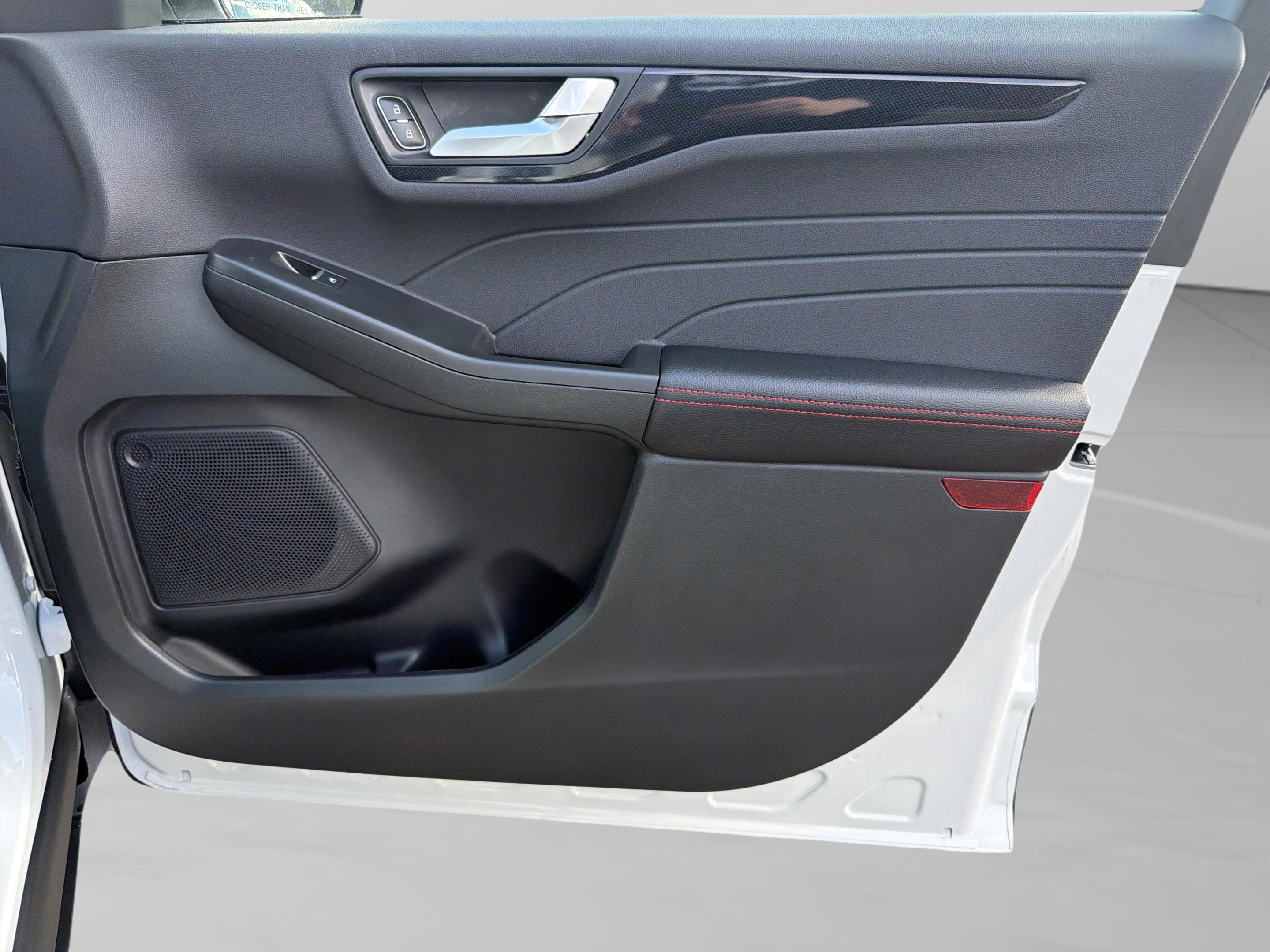 New 2026 Ford Escape ST-Line w/ Tech Pack #1 image 28