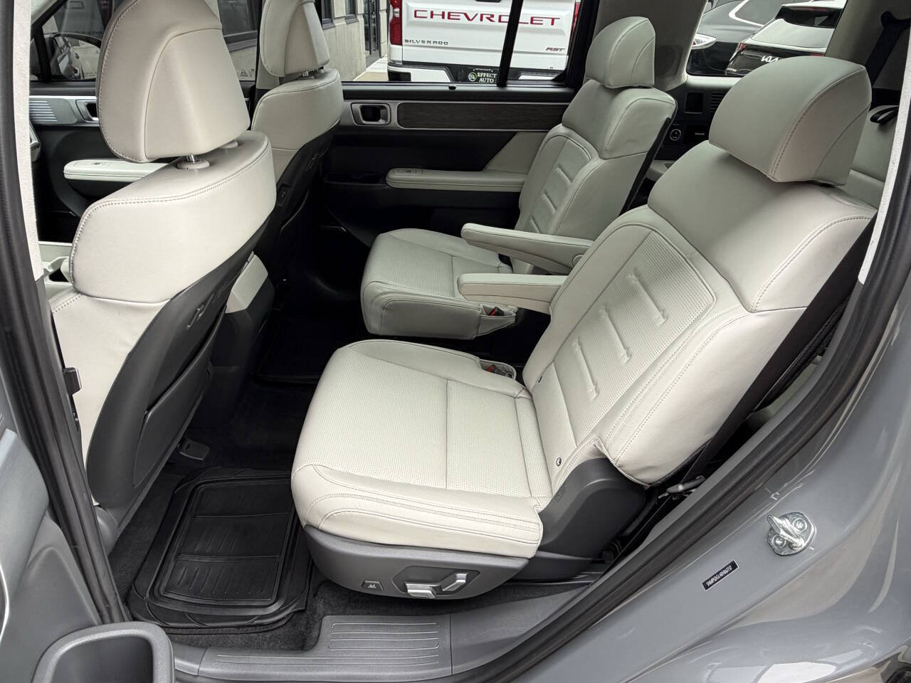 Used 2024 Hyundai Santa Fe Calligraphy AWD/4WD image 17