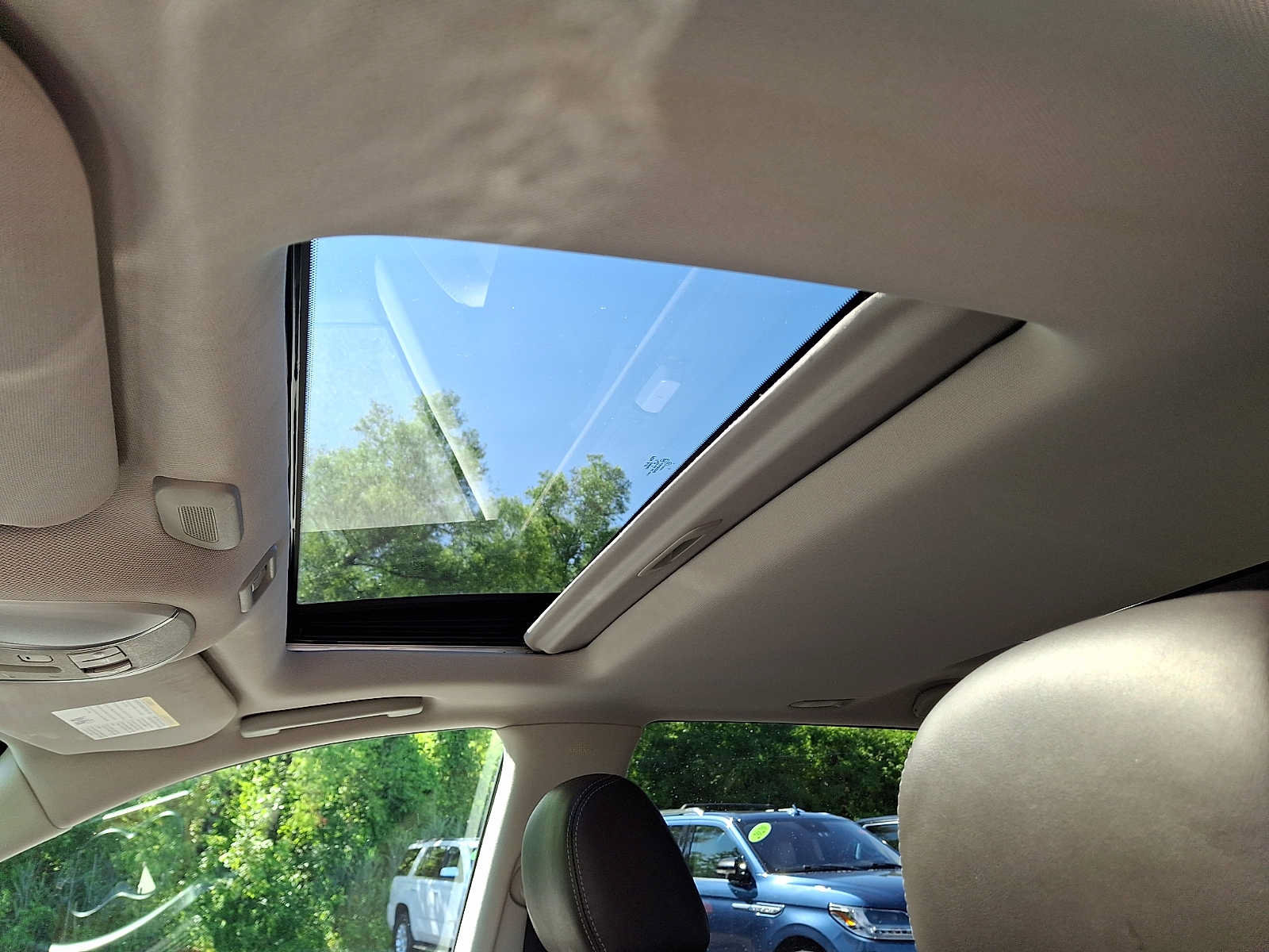 Used 2019 INFINITI QX60 Luxe w/ Sensory Package AWD/4WD image 15