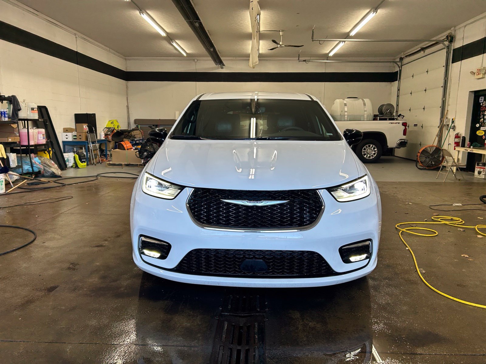 Used 2025 Chrysler Pacifica Select FWD image 10