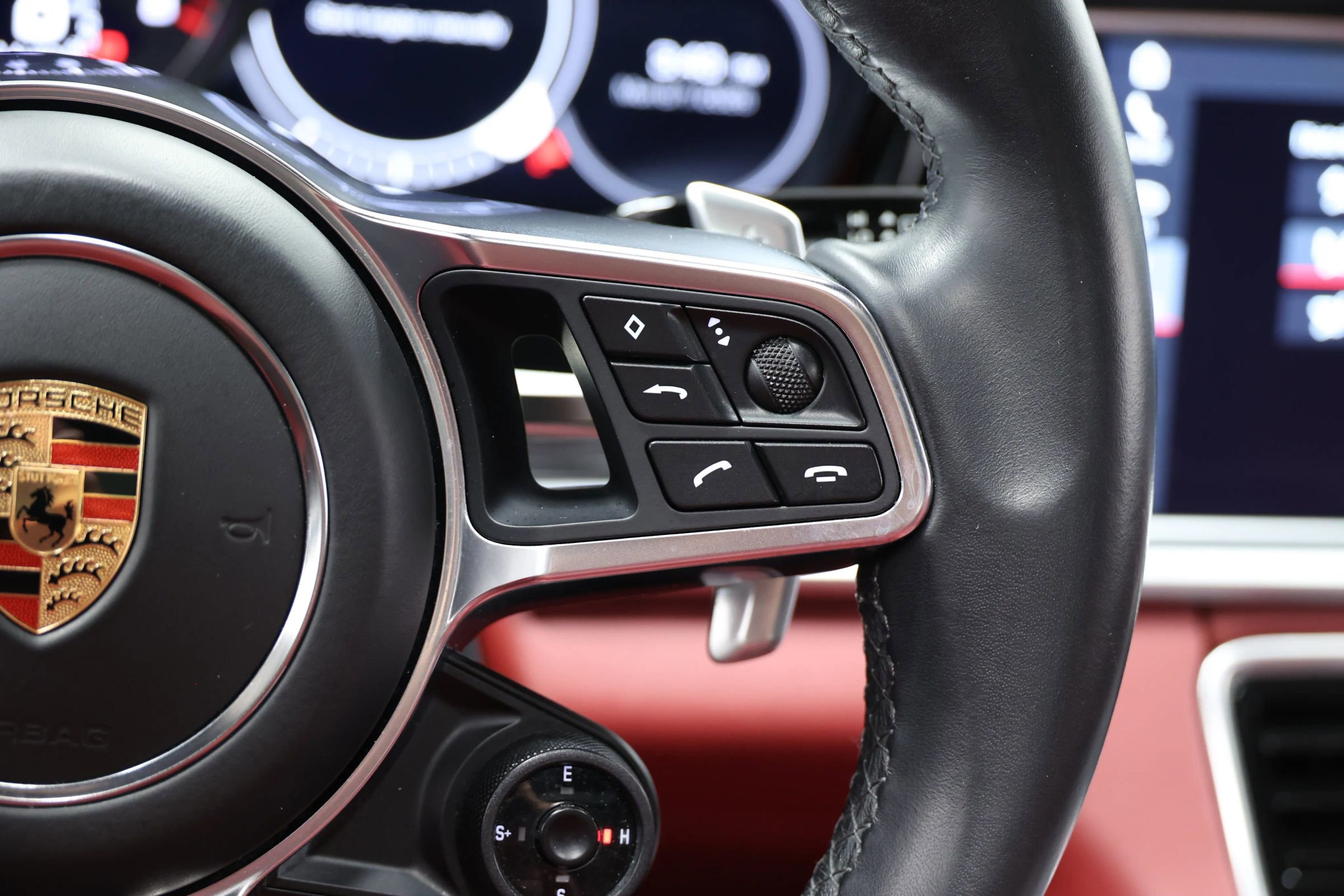 Used 2019 Porsche Panamera 4 AWD/4WD image 27