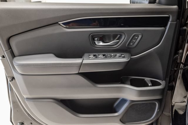 Used 2025 Honda Pilot EX-L image 8