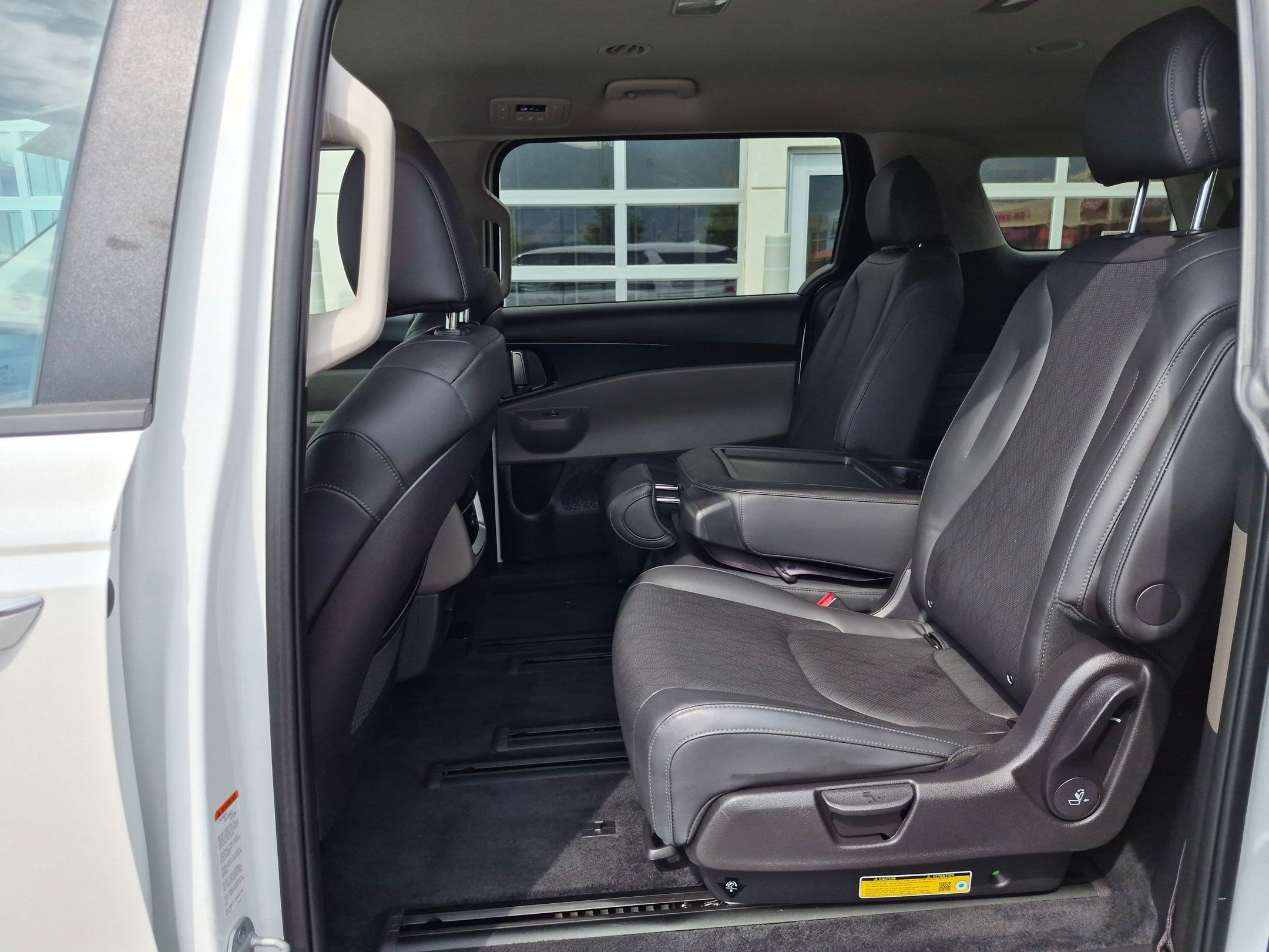 Used 2026 Kia Carnival LXS FWD image 30