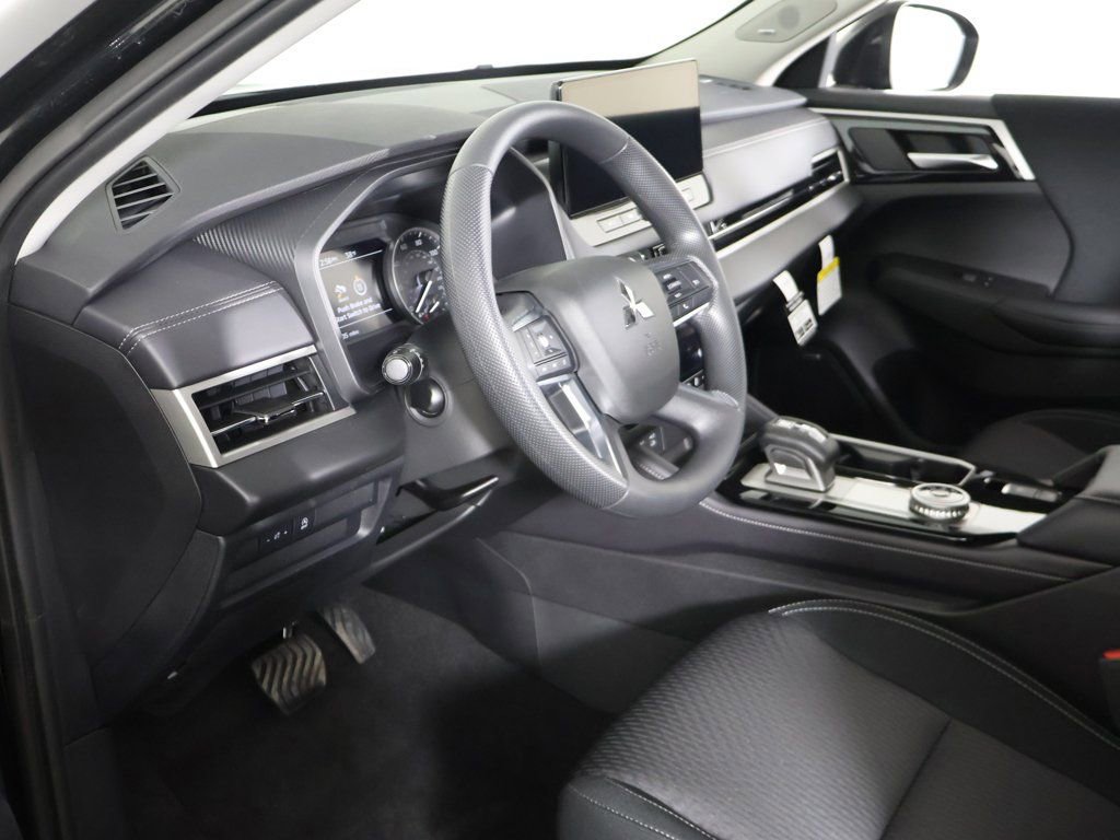 New 2026 Mitsubishi Outlander ES AWD/4WD image 24