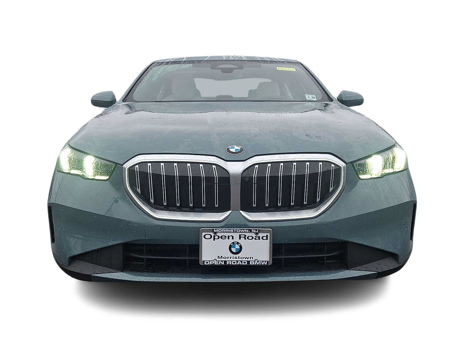 Used 2025 BMW 530i xDrive w/ Premium Package AWD/4WD image 2