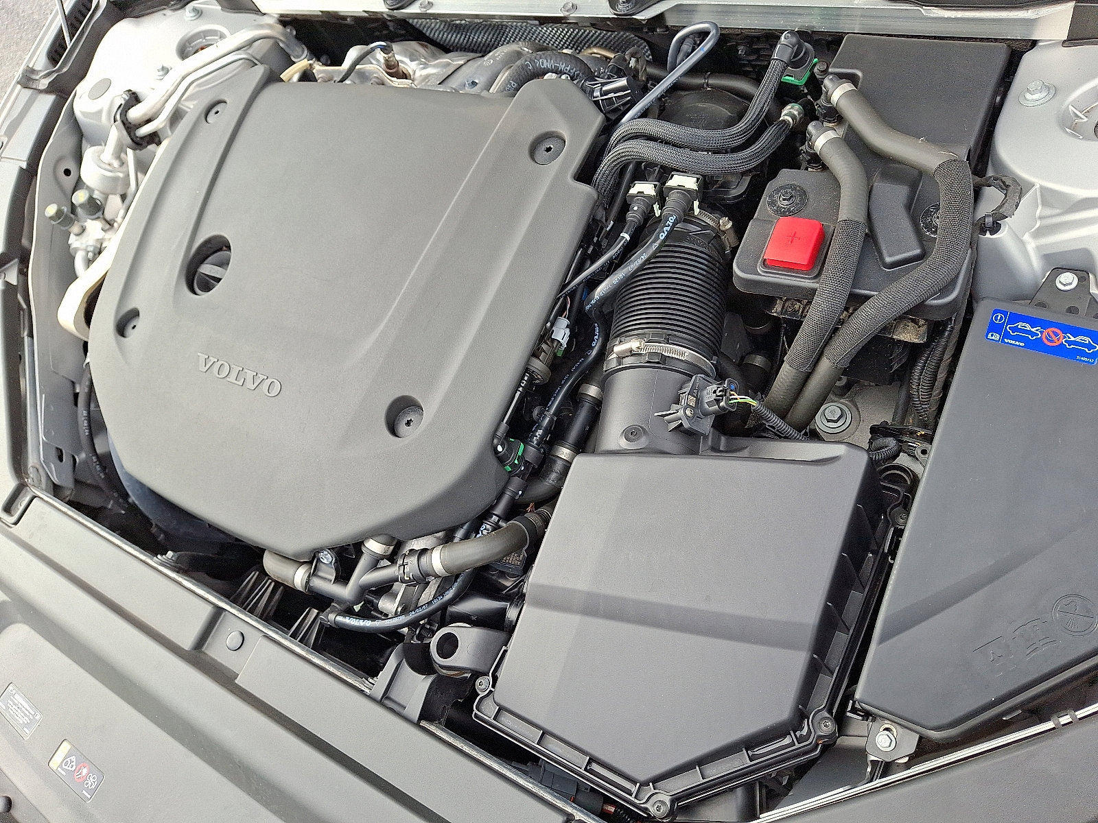 Used 2024 Volvo V90 B6 Cross Country Ultimate image 29