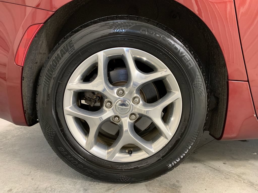 Used 2019 Chrysler Pacifica Limited FWD image 31