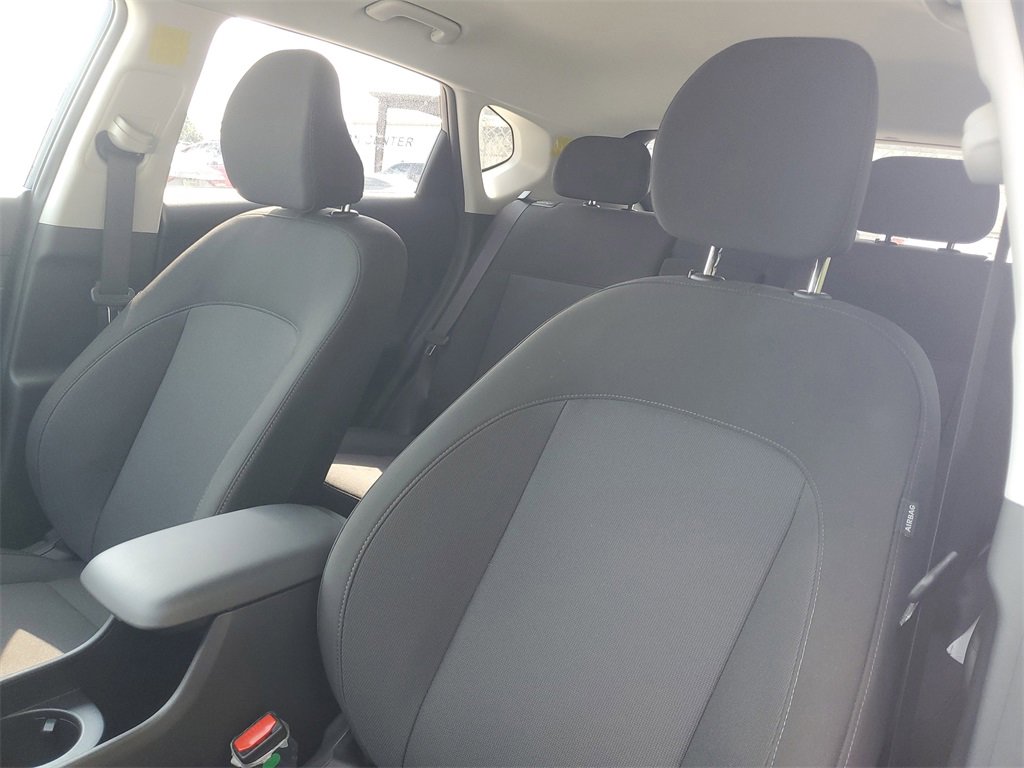 Used 2025 Hyundai Kona SEL image 15