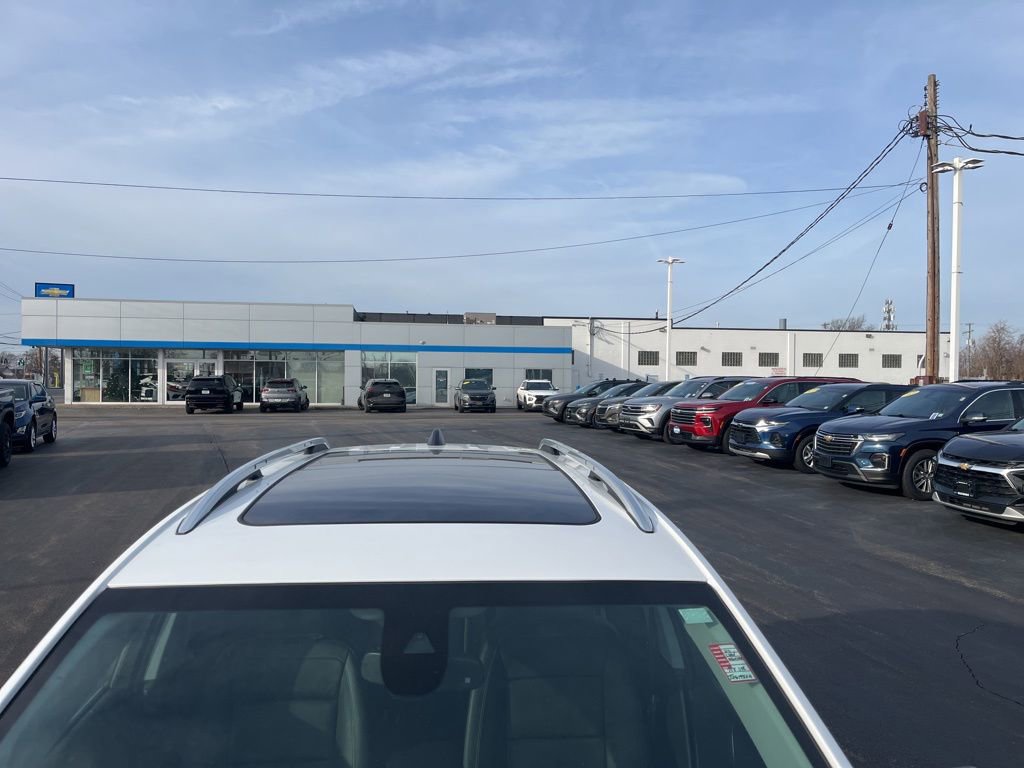 Certified 2020 Chevrolet Equinox LT w/ Sport Edition image 4