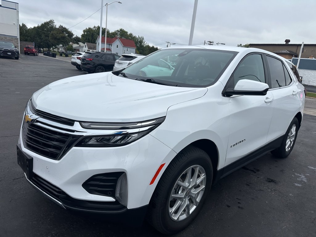 Used 2024 Chevrolet Equinox LT AWD/4WD image 3