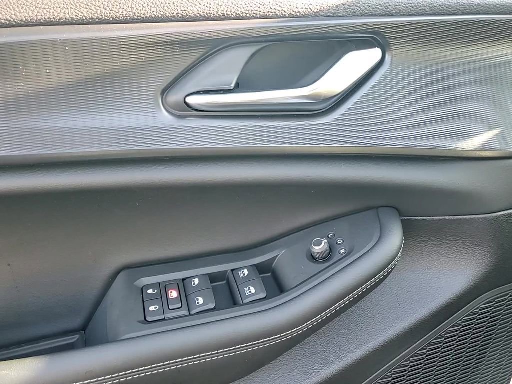 New 2025 Jeep Grand Cherokee L Altitude AWD/4WD image 10
