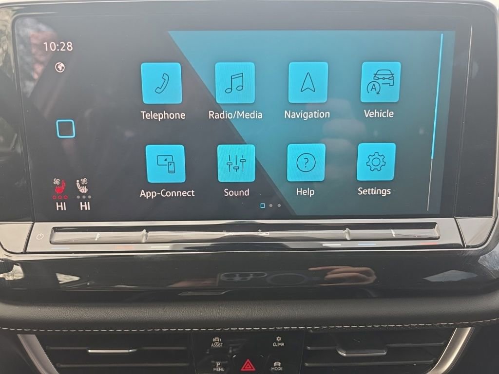 Used 2025 Volkswagen Atlas SE image 31