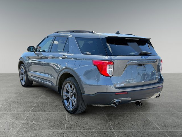Used 2023 Ford Explorer XLT w/ Equipment Group 202A AWD/4WD image 4