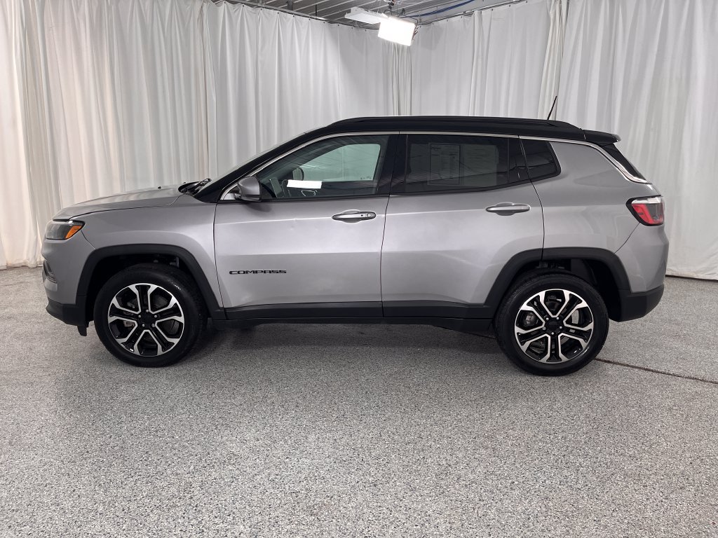 Used 2022 Jeep Compass Limited AWD/4WD image 7