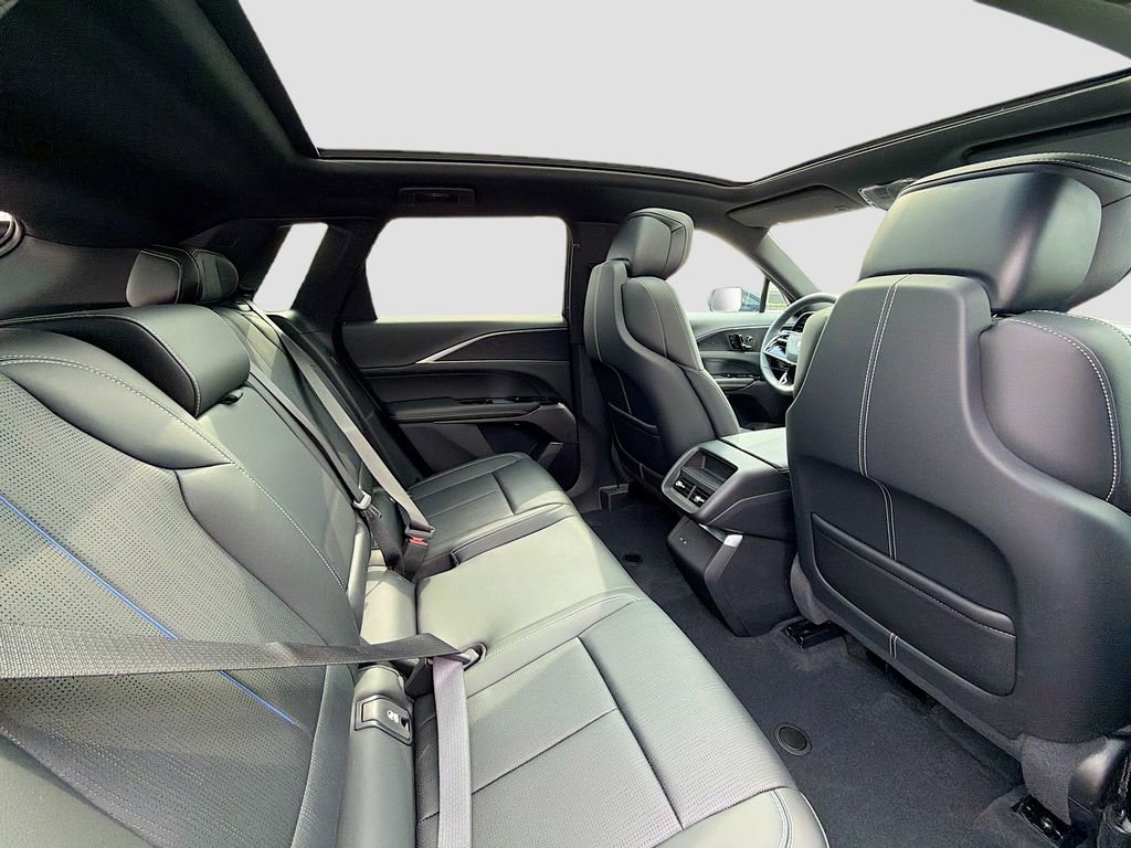 New 2025 Cadillac Lyriq Sport image 28