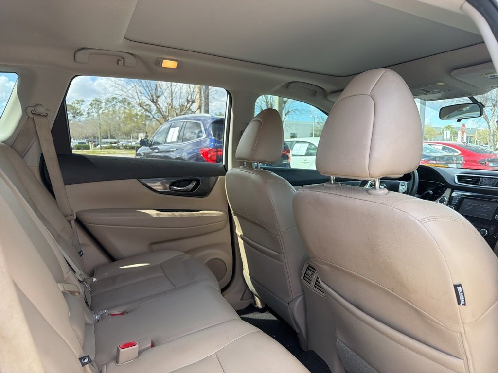 Used 2016 Nissan Rogue SL w/ SL Premium Package image 10