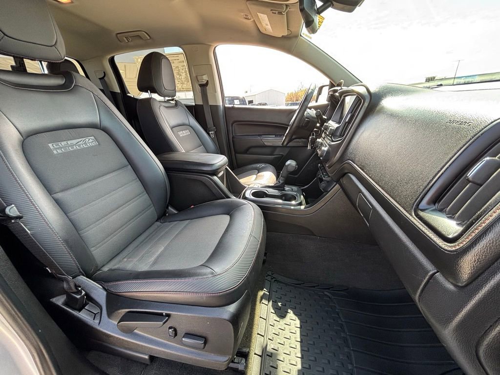 Used 2016 GMC Canyon SLE w/ All Terrain Package image 9