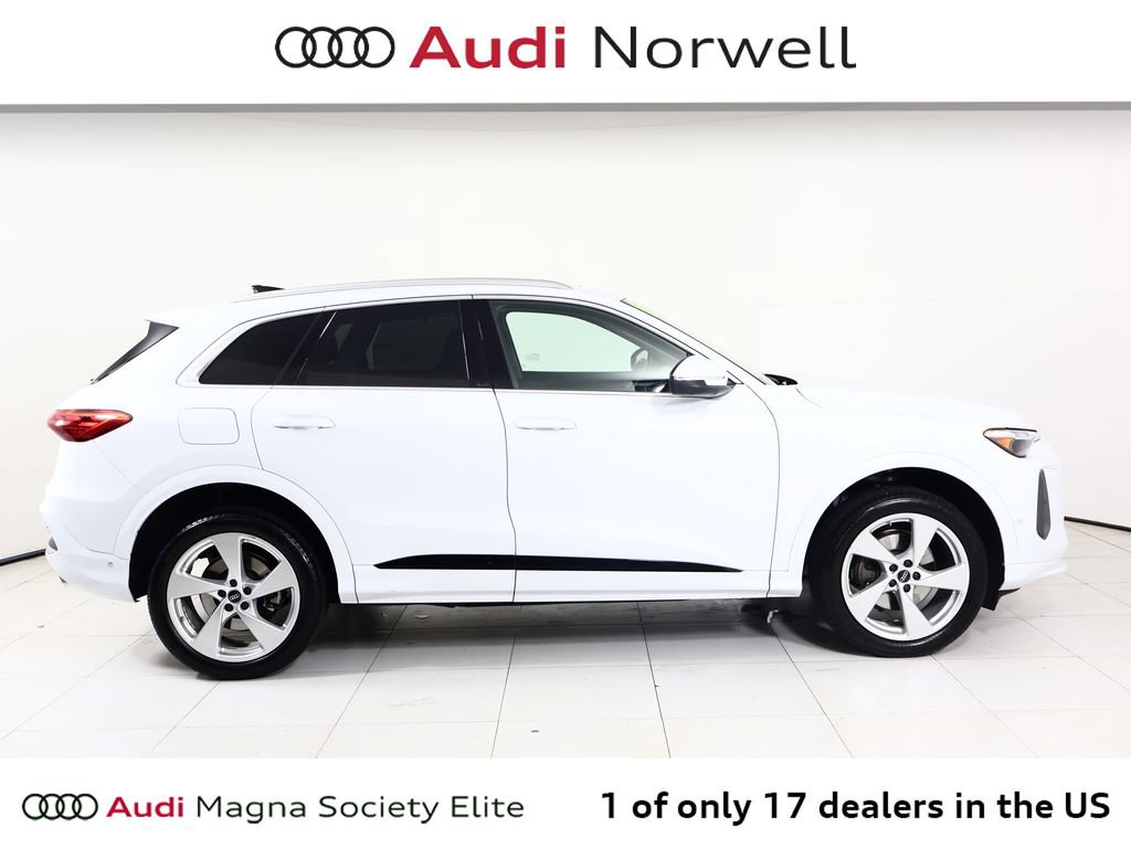 Used 2025 Audi Q5 2.0T w/ Premium Plus AWD/4WD image 19