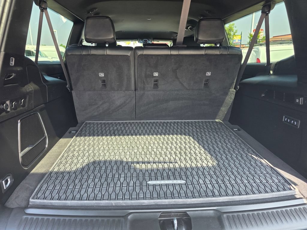 Used 2024 Jeep Wagoneer L Series II w/ Flexible Seating Group AWD/4WD image 20