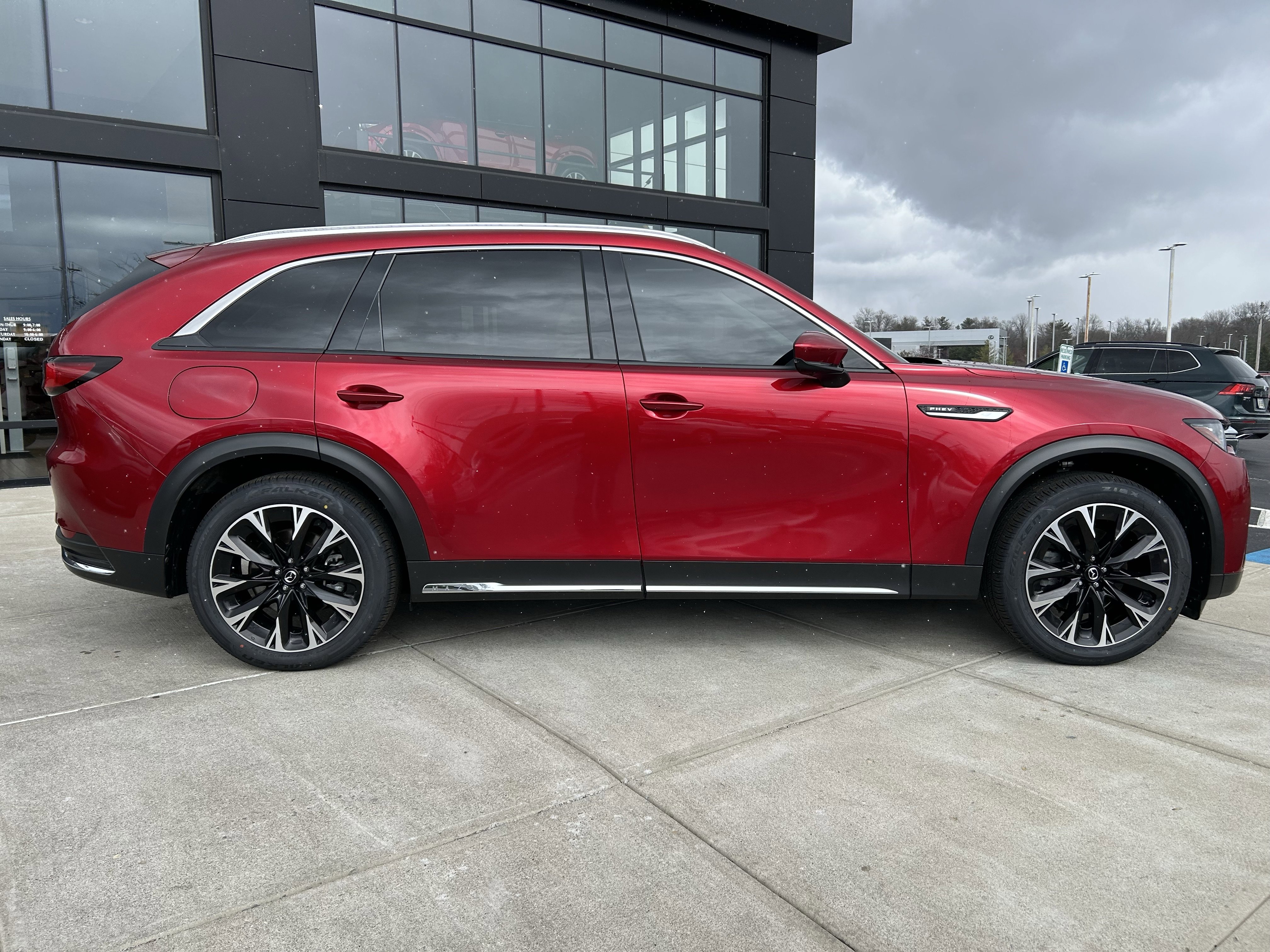 Certified 2024 MAZDA CX-90 Plug-In Hybrid w/ Premium Plus image 8