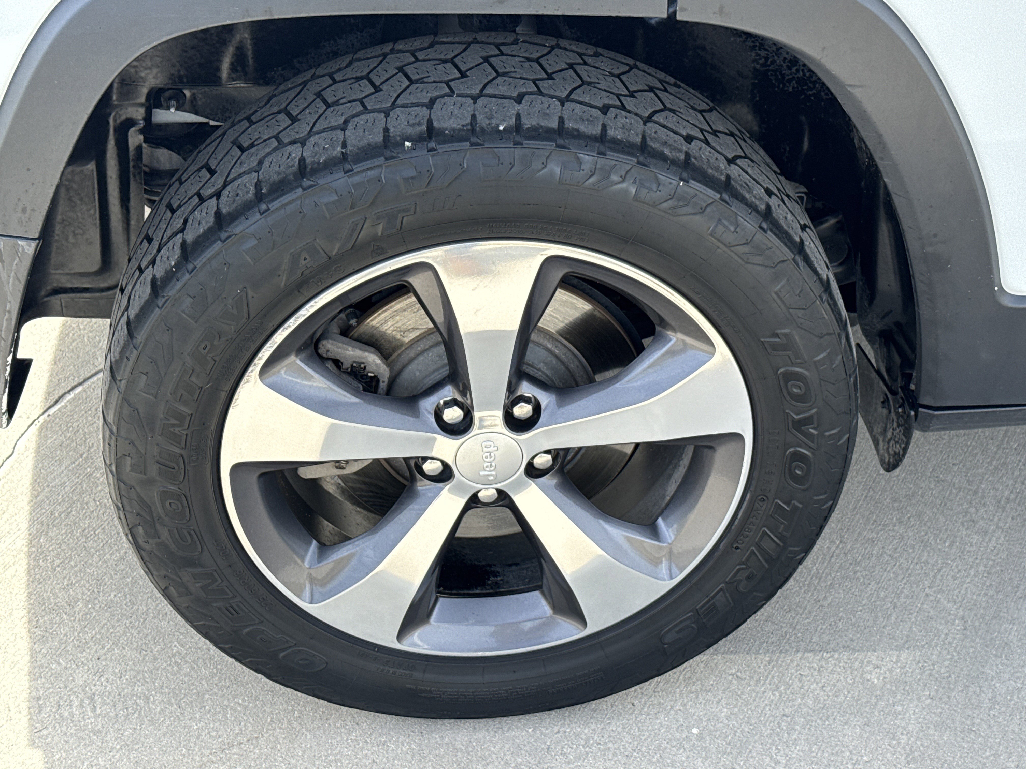 Used 2020 Jeep Cherokee Limited image 12