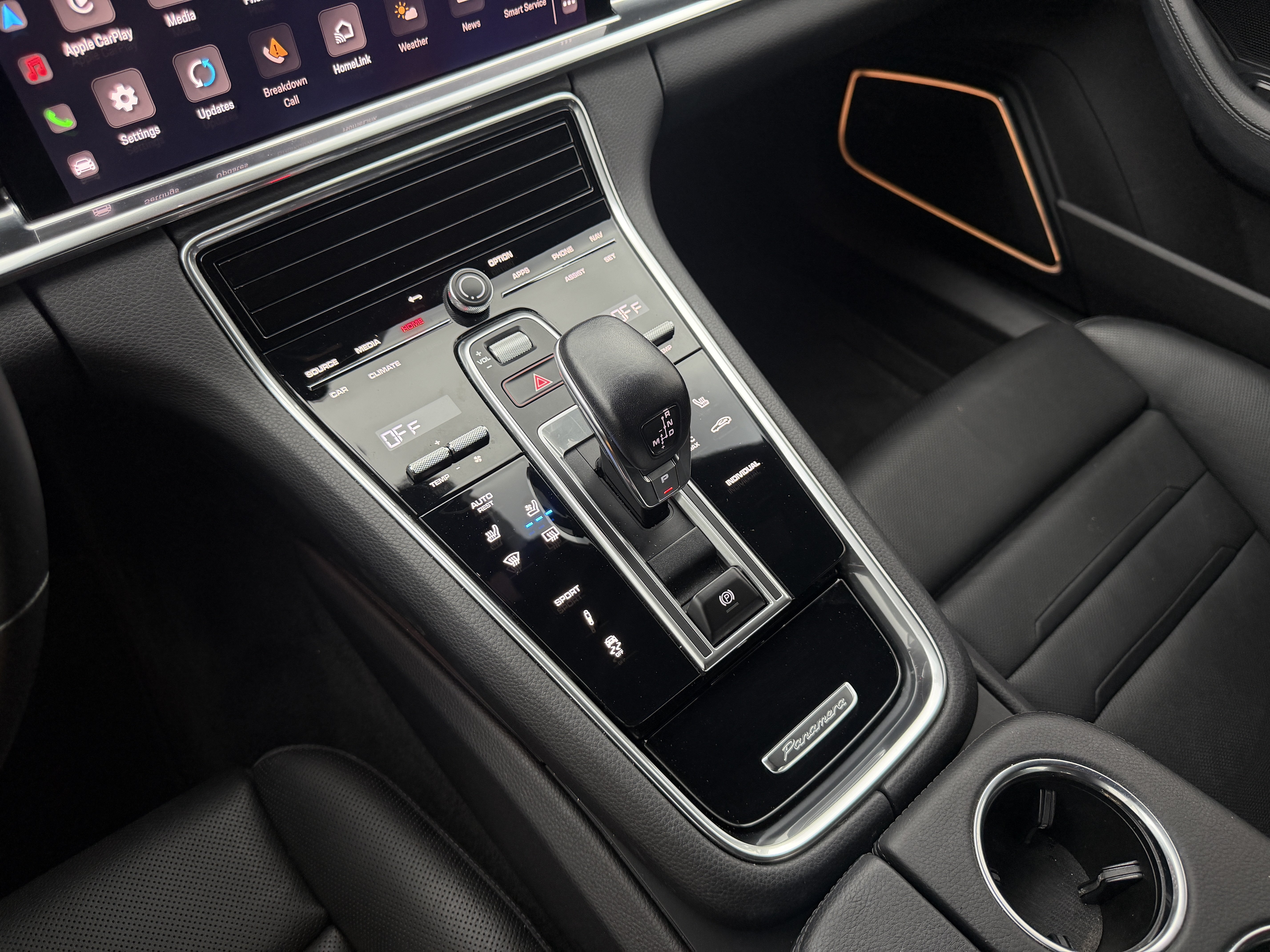 Certified 2023 Porsche Panamera 4 Platinum Edition AWD/4WD image 32