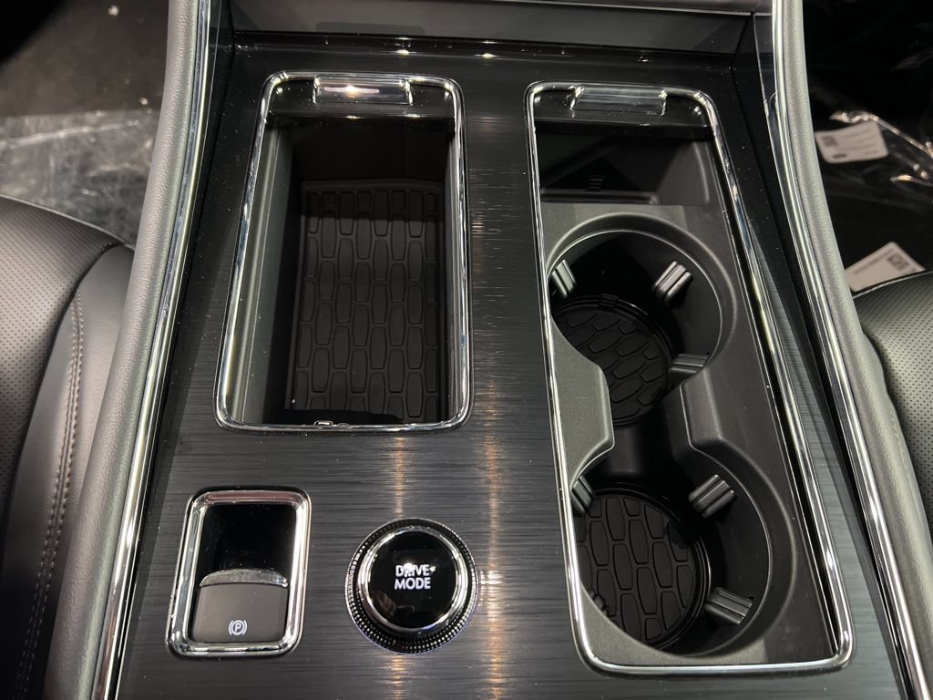 Used 2026 Lincoln Aviator AWD image 15