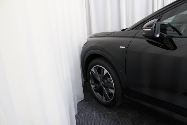 New 2025 Audi Q4 e-tron Premium Plus image 25