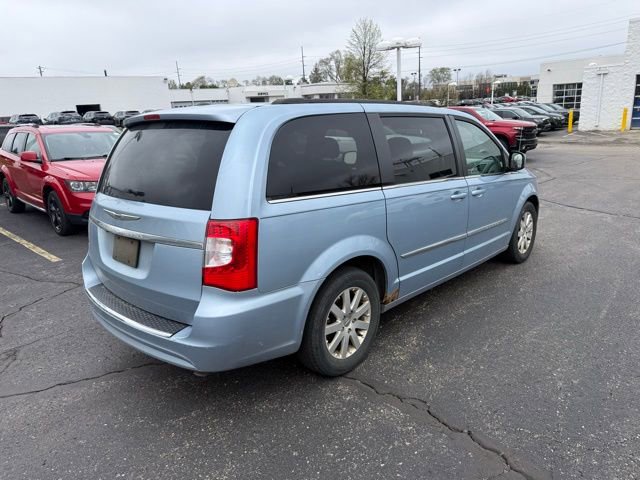 Used 2012 Chrysler Town & Country Touring w/ Entertainment Group #1 FWD image 3