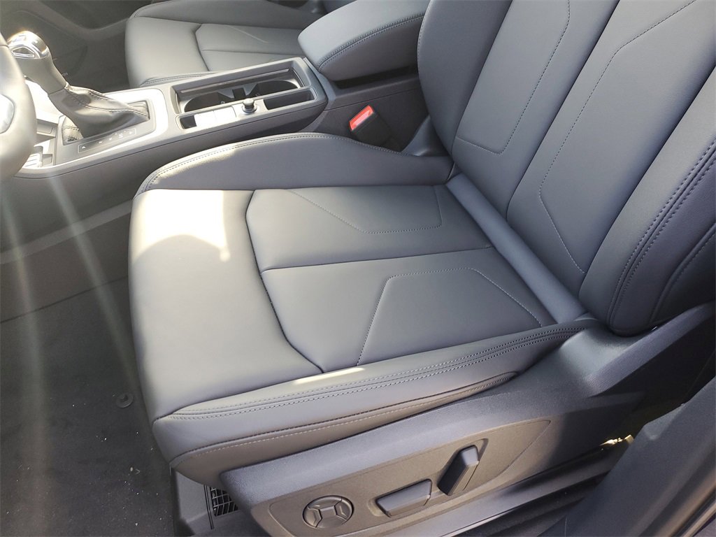 New 2025 Audi Q3 2.0T Premium image 17