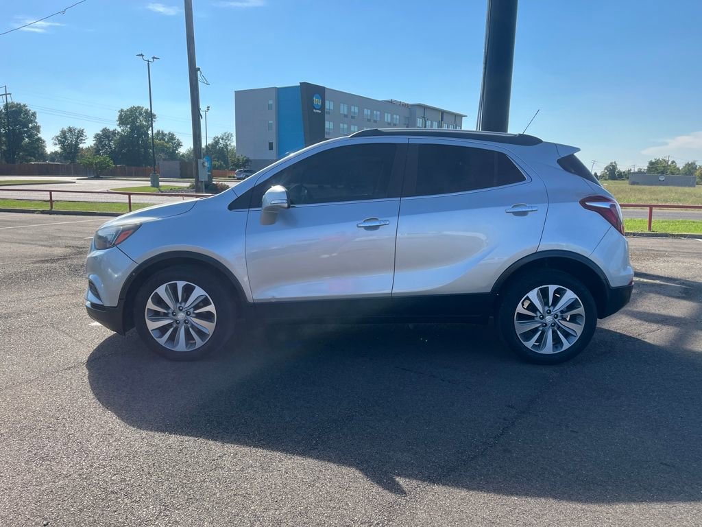 Used 2018 Buick Encore Preferred image 3