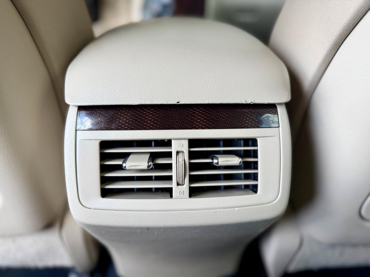 Used 2012 Toyota Venza XLE FWD image 21