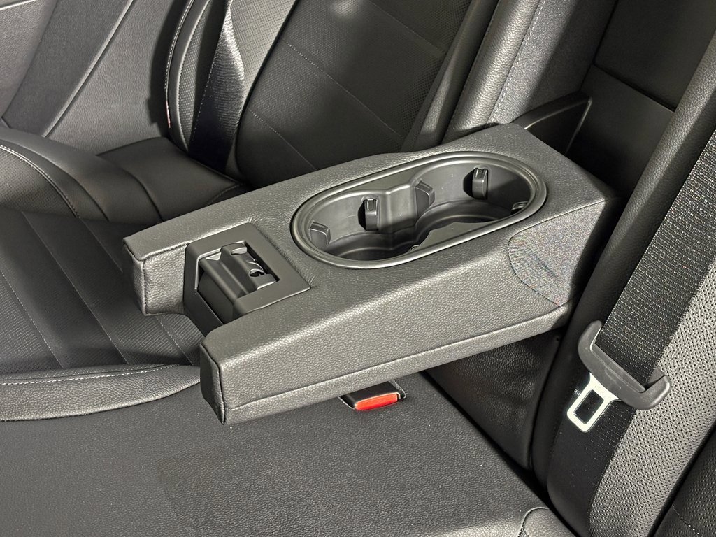 Used 2026 Porsche Panamera 4 image 35