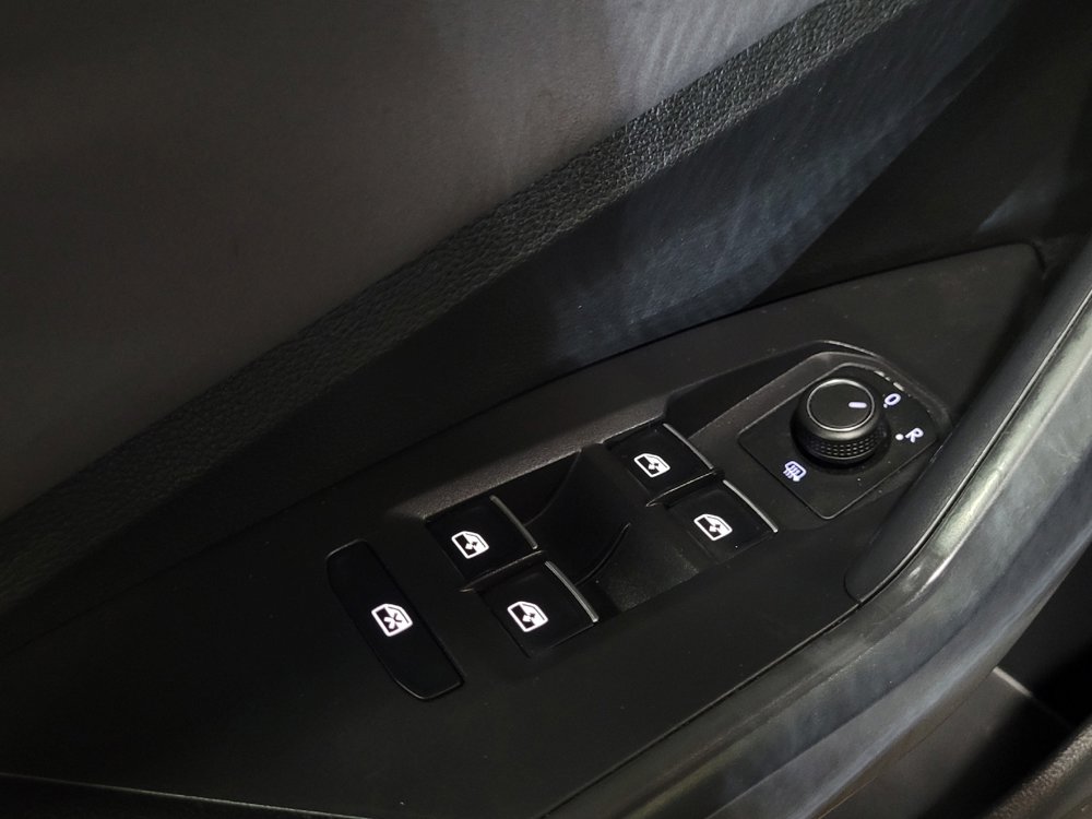 Used 2025 Volkswagen Jetta SE FWD image 27