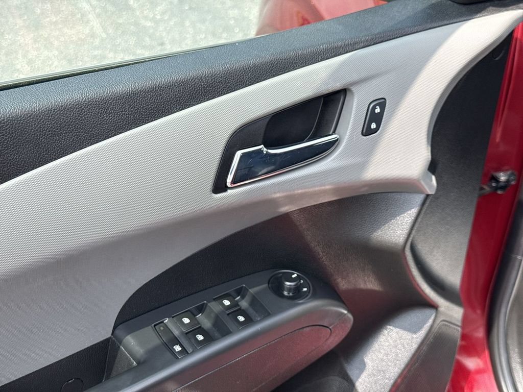 Used 2017 Chevrolet Sonic LT FWD image 12