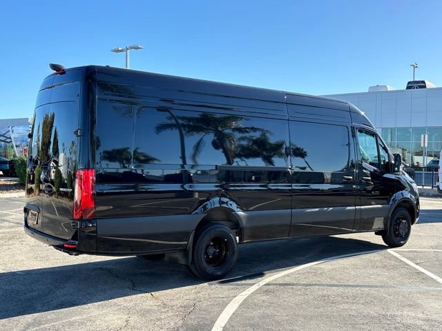 Used 2025 Mercedes-Benz Sprinter 3500 image 3