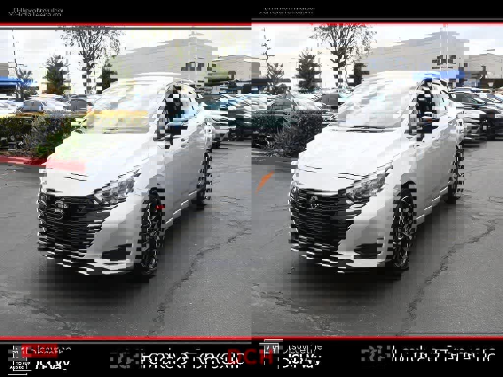 Used 2024 Nissan Versa SR image 1