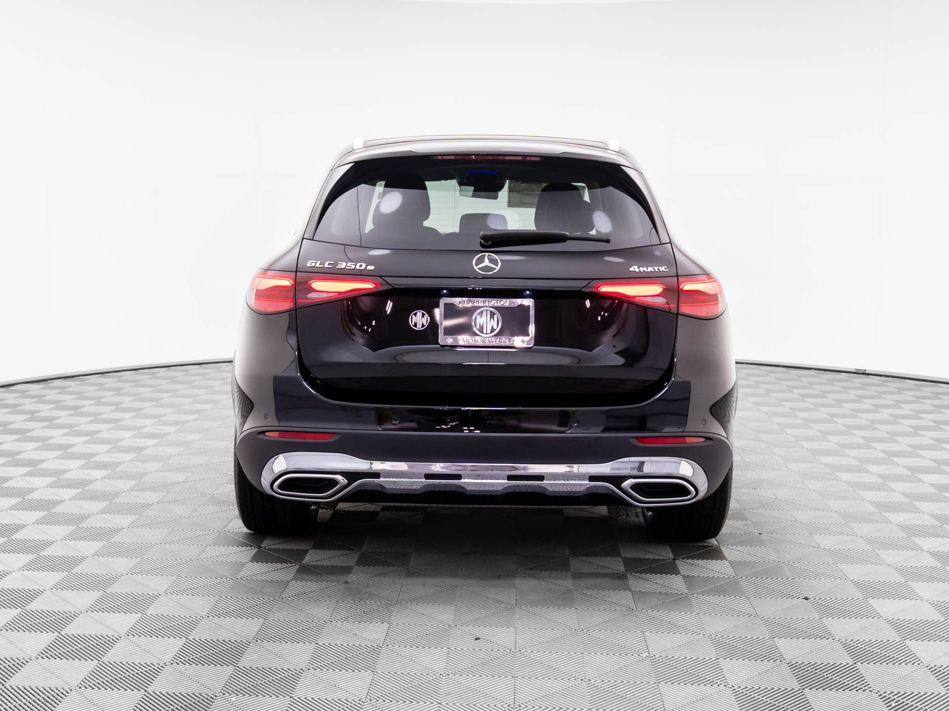 New 2025 Mercedes-Benz GLC 350e 4MATIC image 4