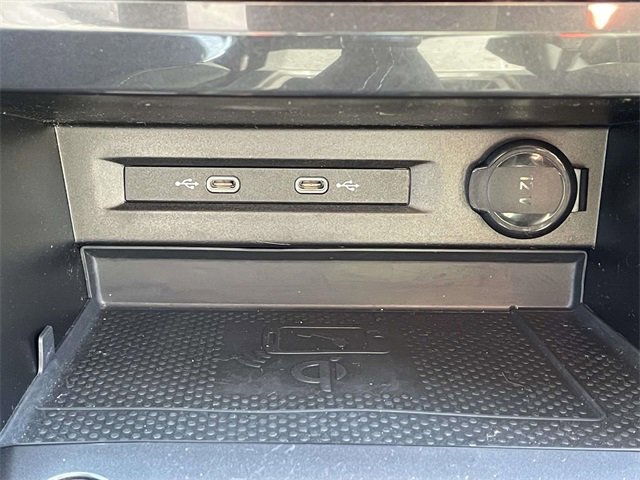 Used 2022 Volkswagen Tiguan SE image 29